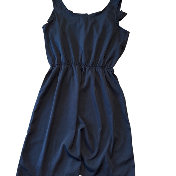 Simple & Cute Black Ruffle Top Dress - Picture 4 of 4